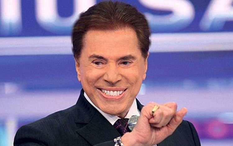 Silvio Santos apresentando seu programa no SBT