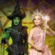 Com mais voos no palco, Wicked retorna, pela terceira vez, ao teatro