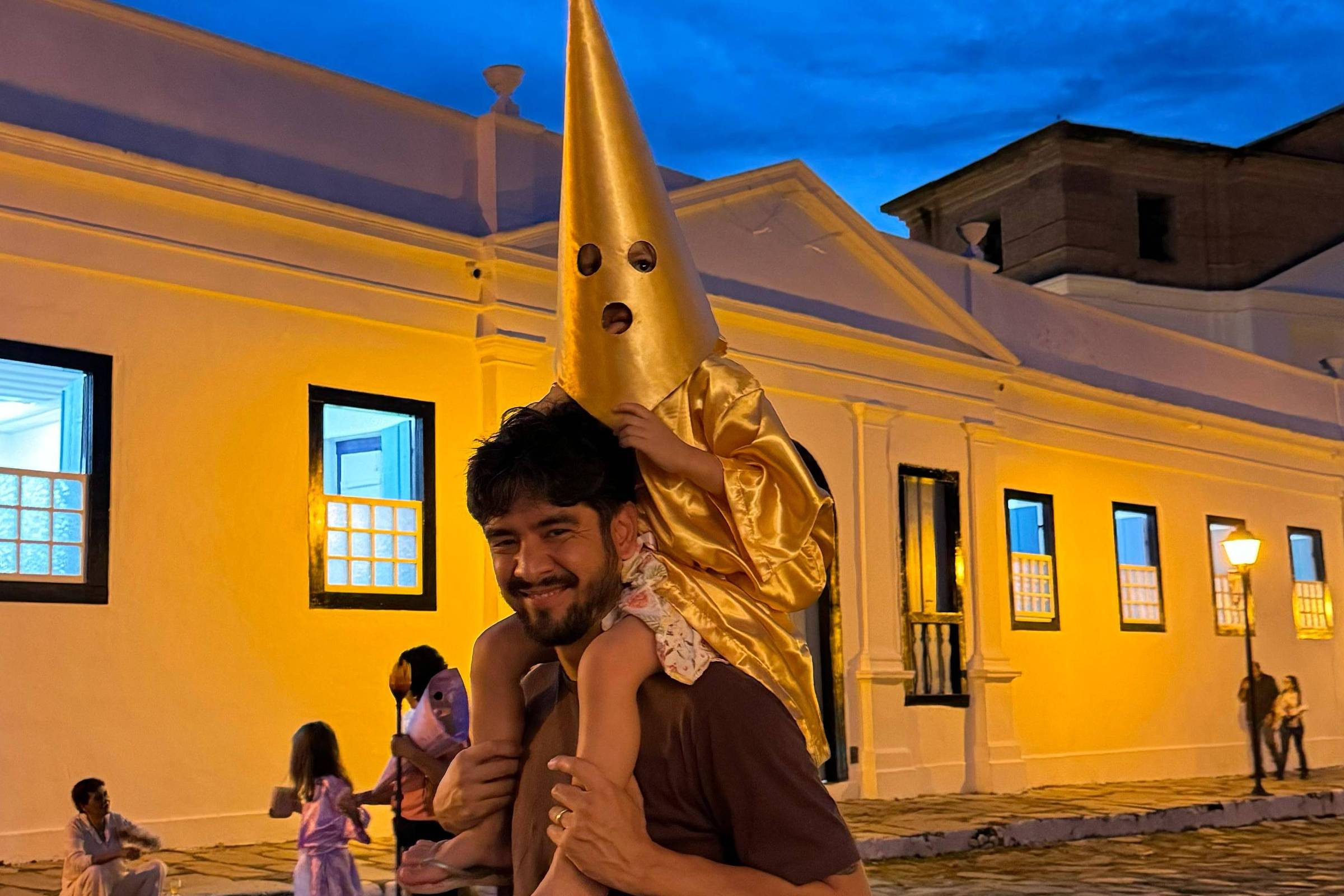 Paixão e êxtase no fogaréu – 23/04/2025 – Zeca Camargo