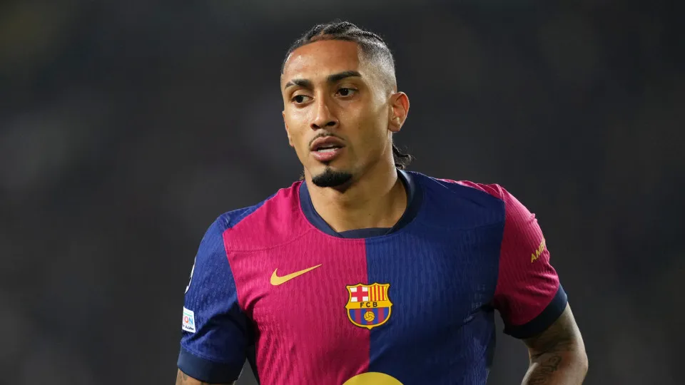 Al Hilal mira Raphinha e prepara oferta bilionária ao Barcelona