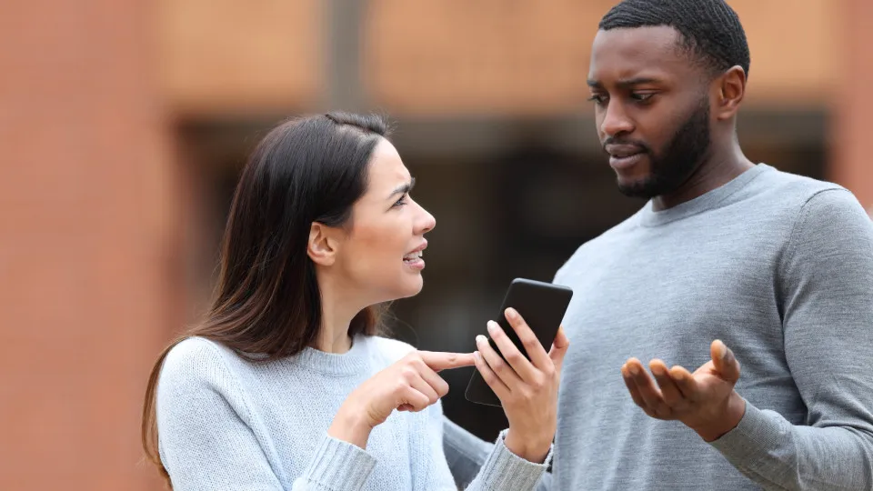Astróloga deixa aviso: Nunca minta a pessoas destes signos