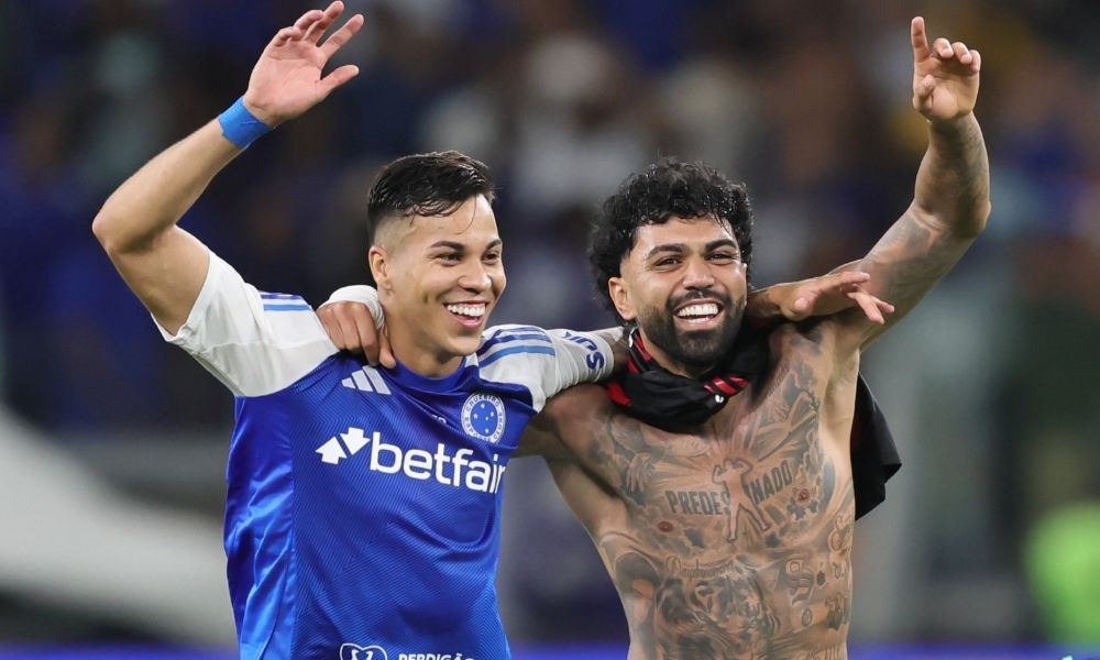 Gabigol aplica lei do ex, decide no final e Cruzeiro acaba com invencibilidade do Flamengo no Brasileirão
