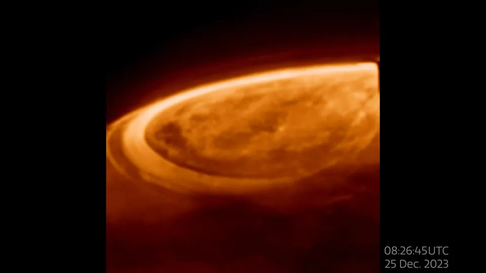 James Webb registra auroras intensas no polo norte de Júpiter; veja