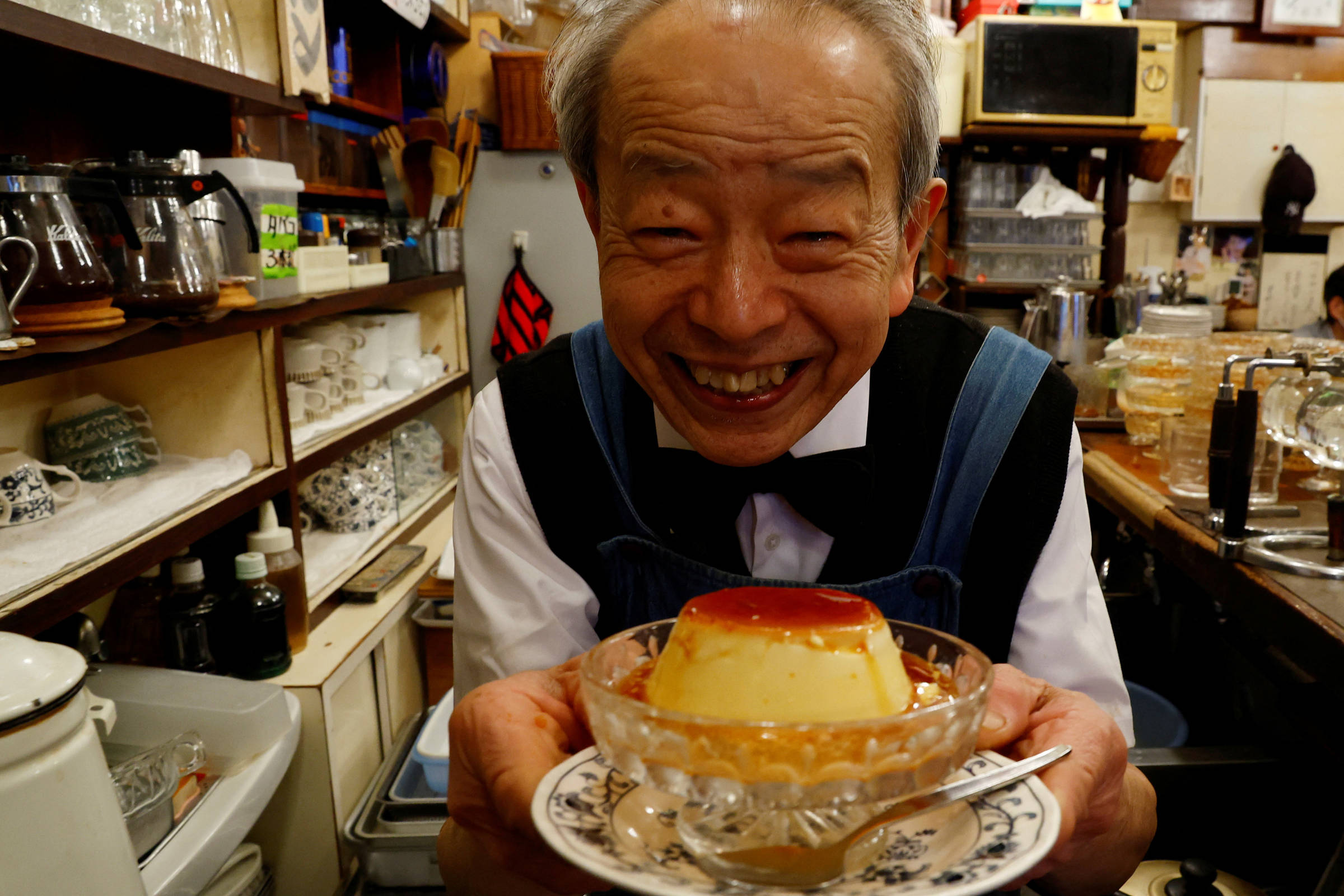 Pudim master: café Hekkelun, em Tóquio, viraliza; vídeo – 06/05/2025 – Café na Prensa