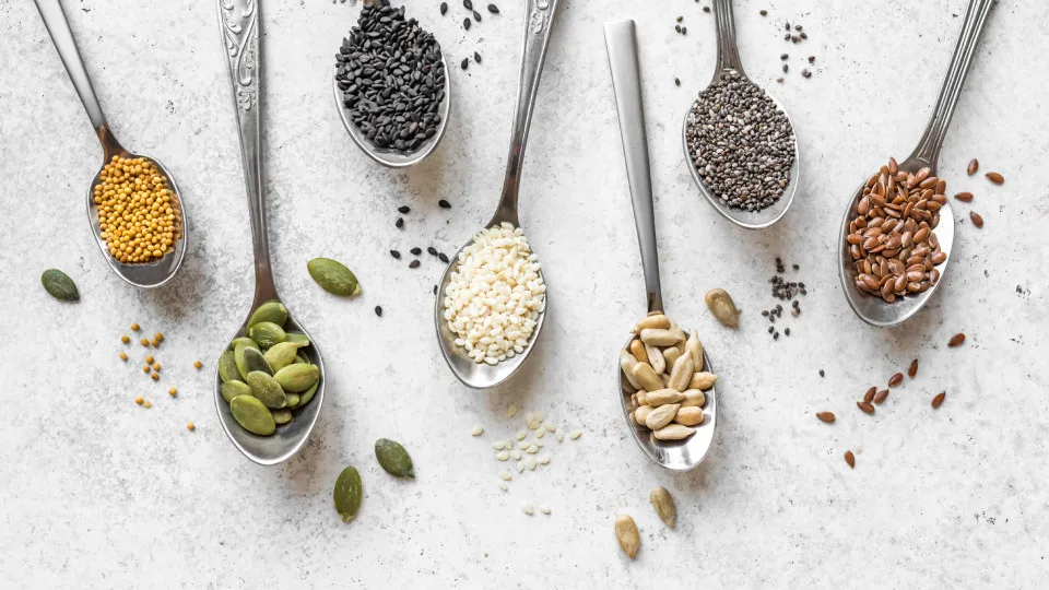 Como armazenar nozes e sementes para mantê-las frescas por mais tempo