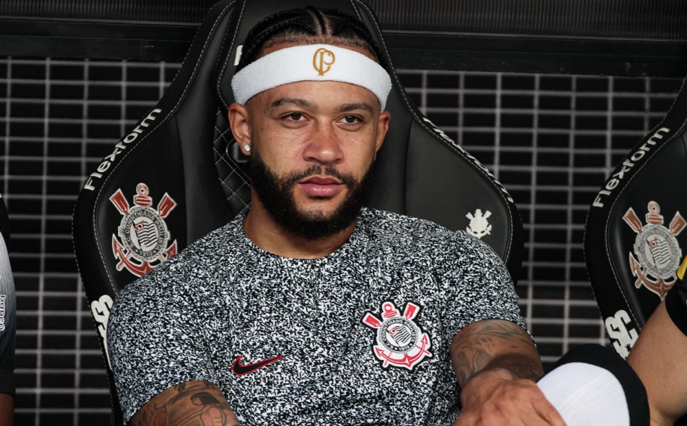 Memphis Depay aceita proposta do Corinthians para receber dívida de R$ 11 milhões parcelada