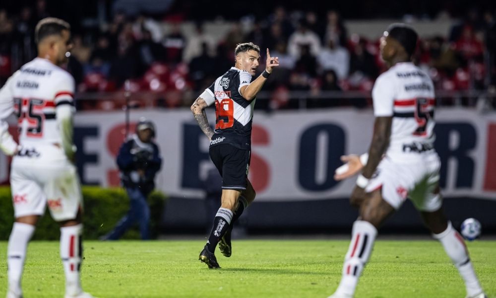 Sob ‘olé’ e vaias, São Paulo é derrotado pelo Vasco por 3 a 1
