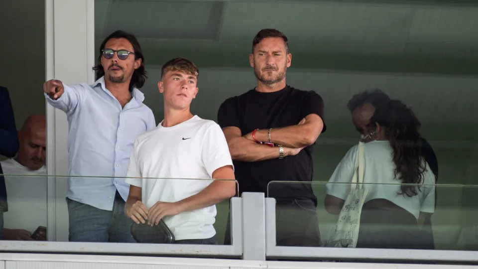 Cristian Totti, filho de Francesco Totti, encerra carreira aos 19 anos