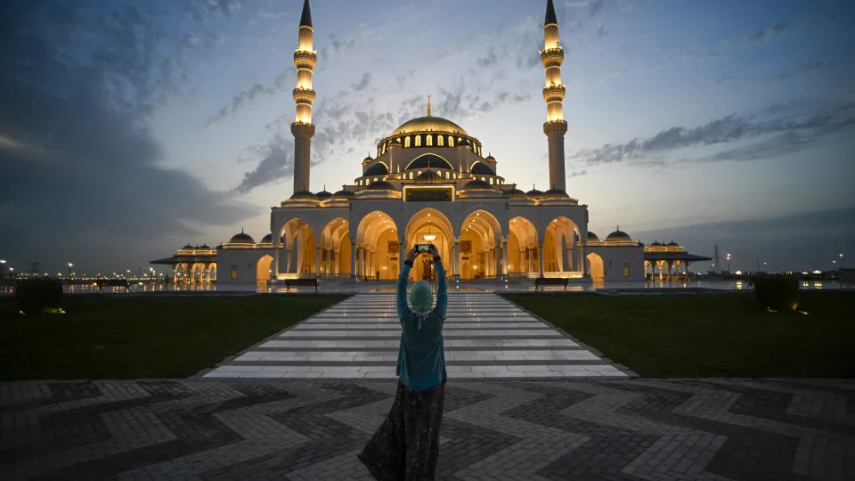 Destinos turísticos populares com as leis mais estranhas