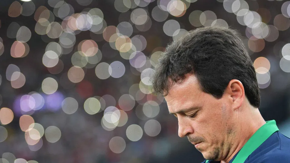 Diniz segue seu inferno astral e vê Vasco acertar menos de passe 1 por min