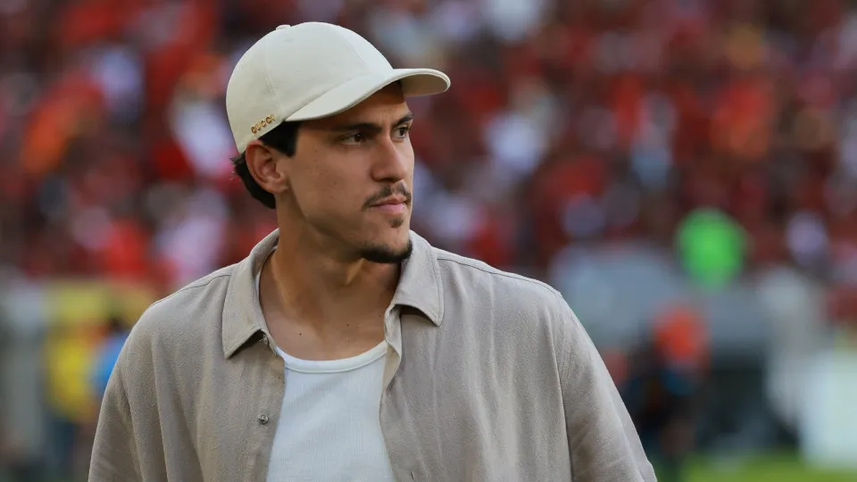 Filipe Luís corta Pedro pela segunda vez e situação do atacante se agrava