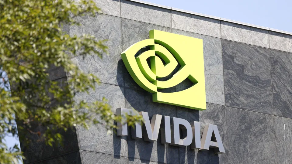 Nvidia recebe aval dos EUA e vai retomar envio de chips H20 para a China