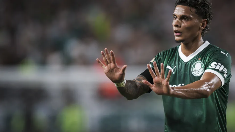 Namorada de Richard Ríos desabafa após críticas de torcedores do Palmeiras