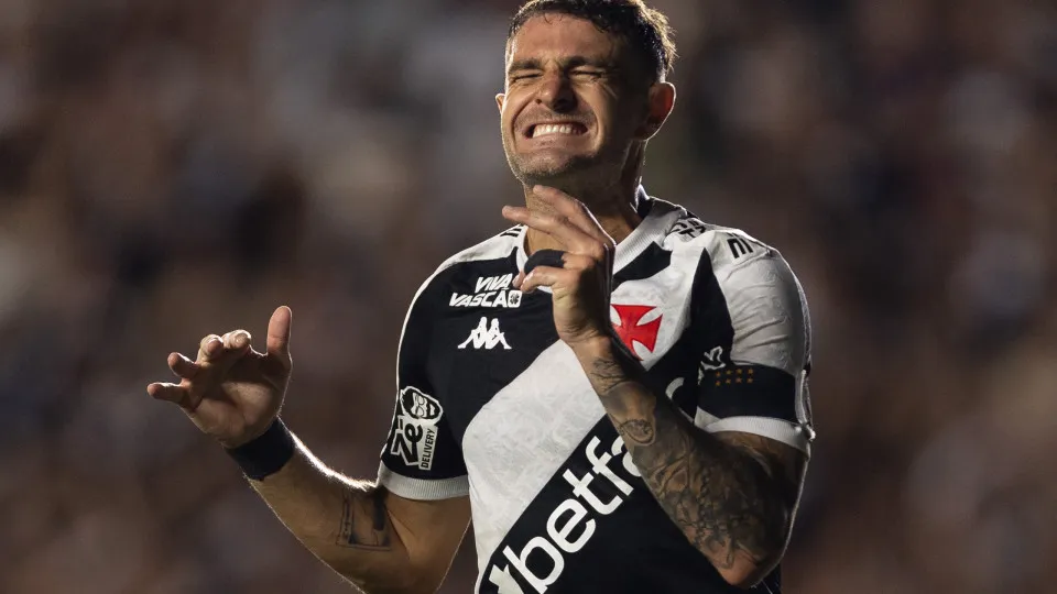 Vasco leva gol de peixinho, é eliminado pelo Del Valle e mergulha na crise