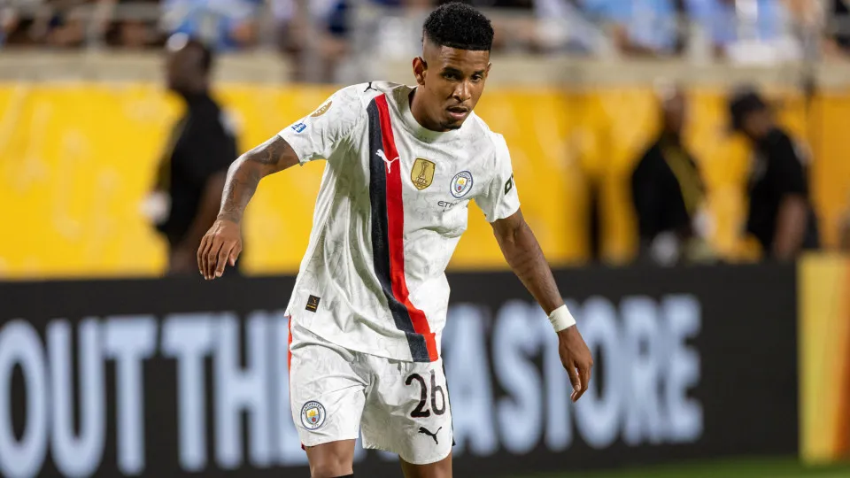 Brasileiro pode trocar City por rival em negócio de R$ 360 mi, diz jornal