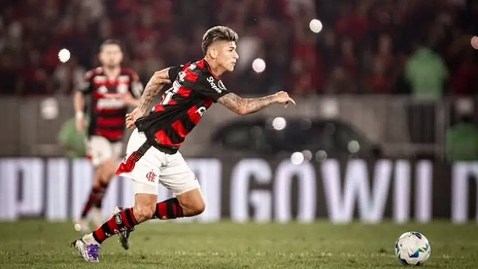 Carrascal estreia no Fla em fase de lapidação para função de Arrascaeta