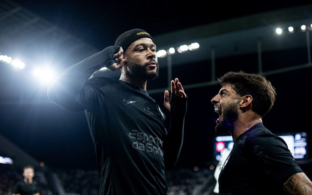 Corinthians oficializa renovação de R$ 1,3 bilhão com a Nike após ‘flerte’ com Adidas