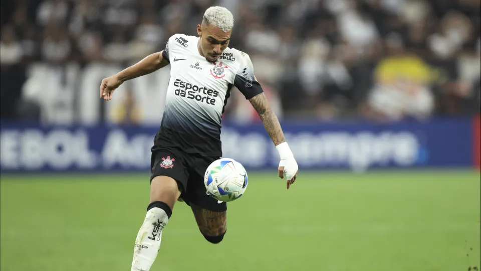 Corinthians vê confiança renovada pós-clássico, mas freia oba-oba