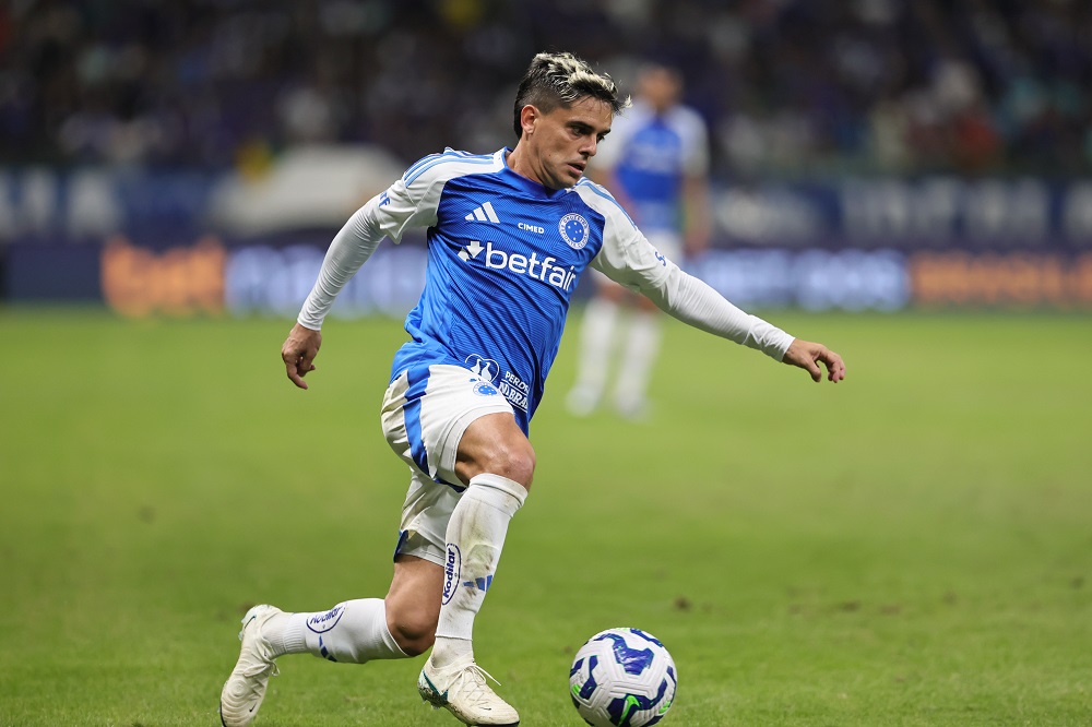 Cruzeiro confirma fratura e Fagner vira desfalque para sequência da temporada