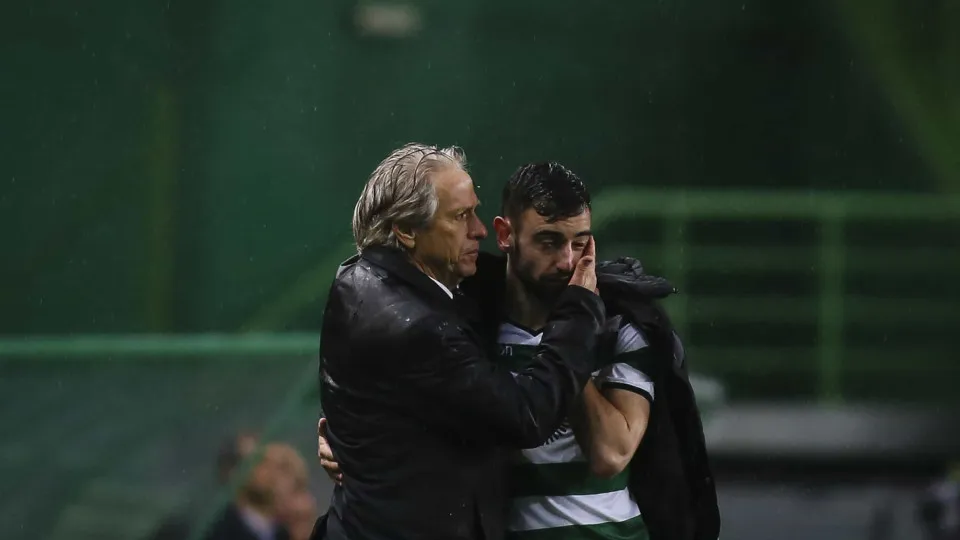 Jesus quer juntar Bruno Fernandes a Cristiano Ronaldo no Al Nassr