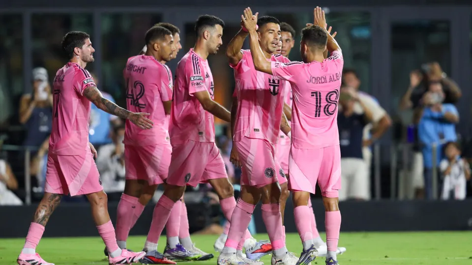 Messi desfalca Inter Miami e assiste ao show de Suárez na Leagues Cup