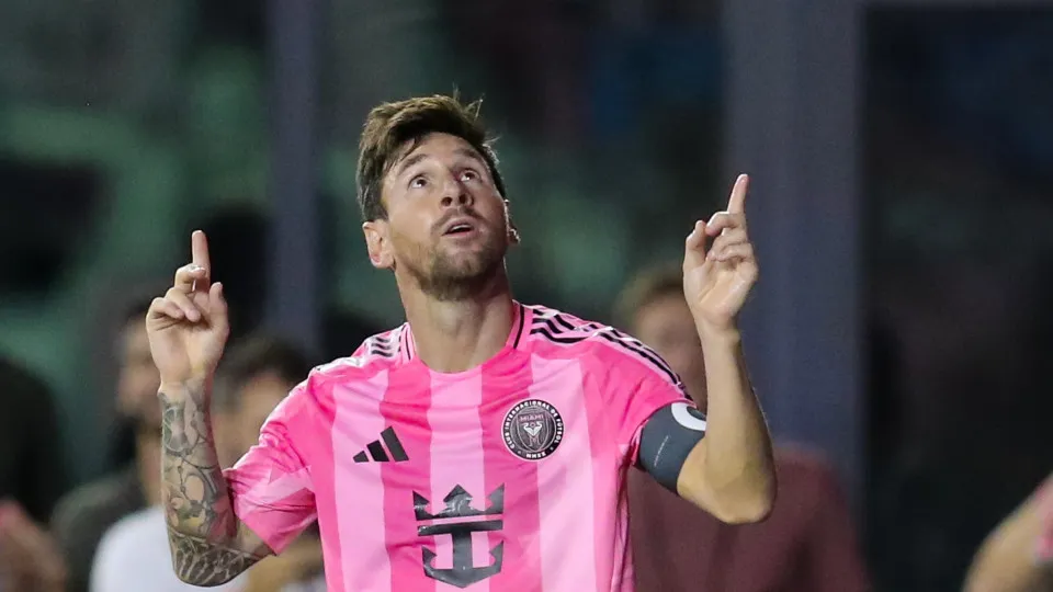 Messi volta de lesão, decide jogo e garante vitória do Inter Miami