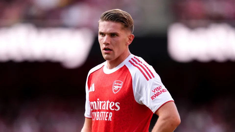 Neville e Carragher divergem ao vivo sobre uso de Gyokeres no Arsenal