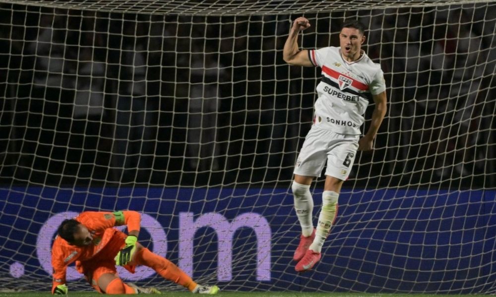 Nos pênaltis, São Paulo vence Atlético Nacional e vai às quartas de final da Libertadores