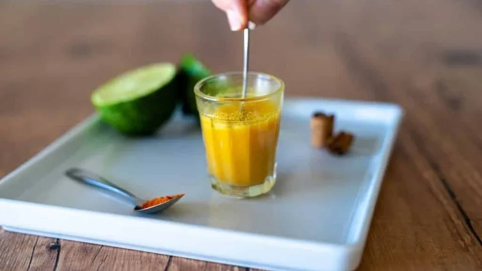 Nutricionista revela a verdade sobre o hábito do ‘Shot da Imunidade’