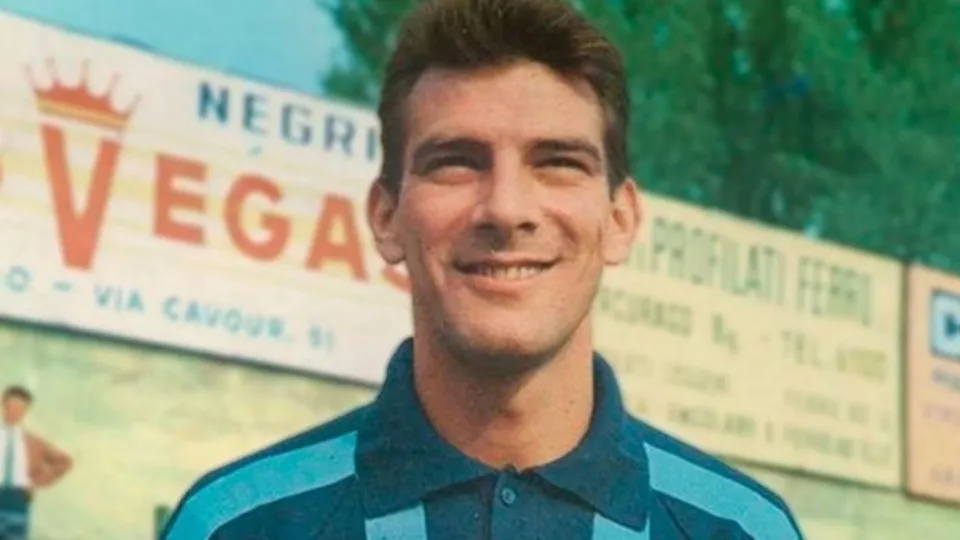 Reverenciado por Maradona, maior artilheiro brasileiro na Itália ganha biografia