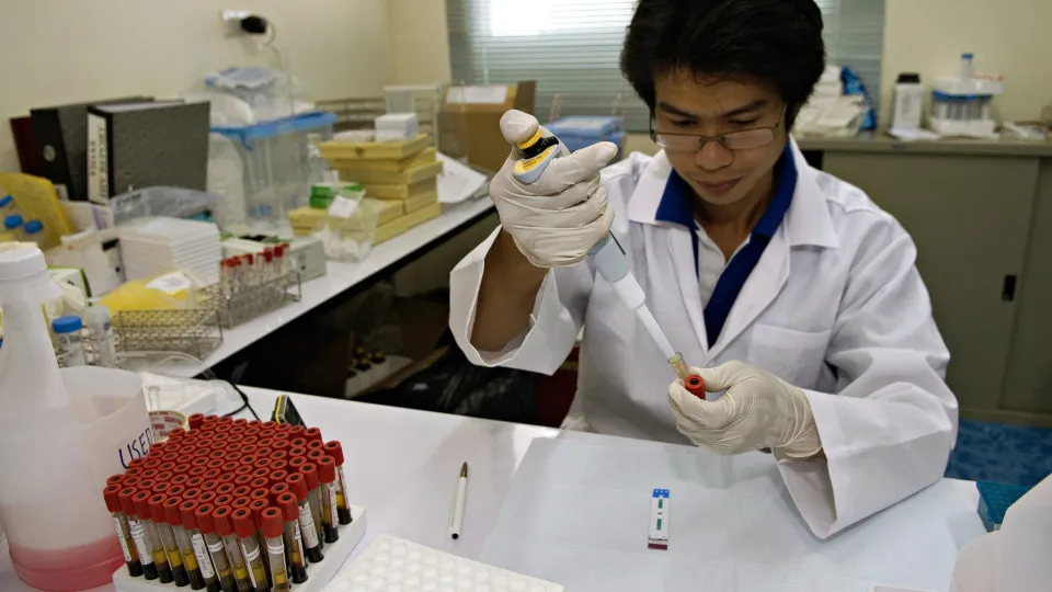 Sífilis avança sem freio e acende alerta na saúde