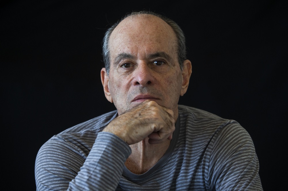 Sucesso de filme anima Ney Matogrosso a repetir o show da turnê