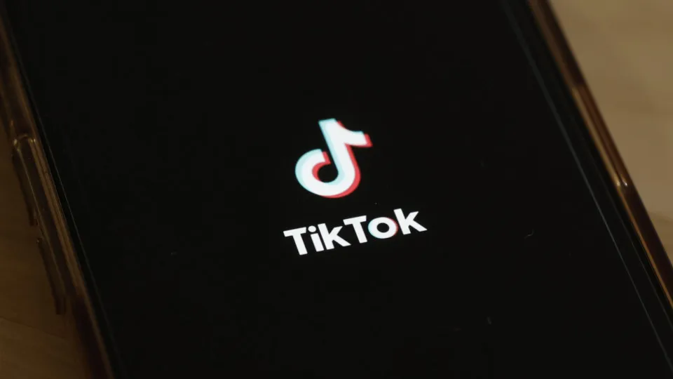 Após acordo EUA-China, TikTok terá dono local e algoritmo chinês