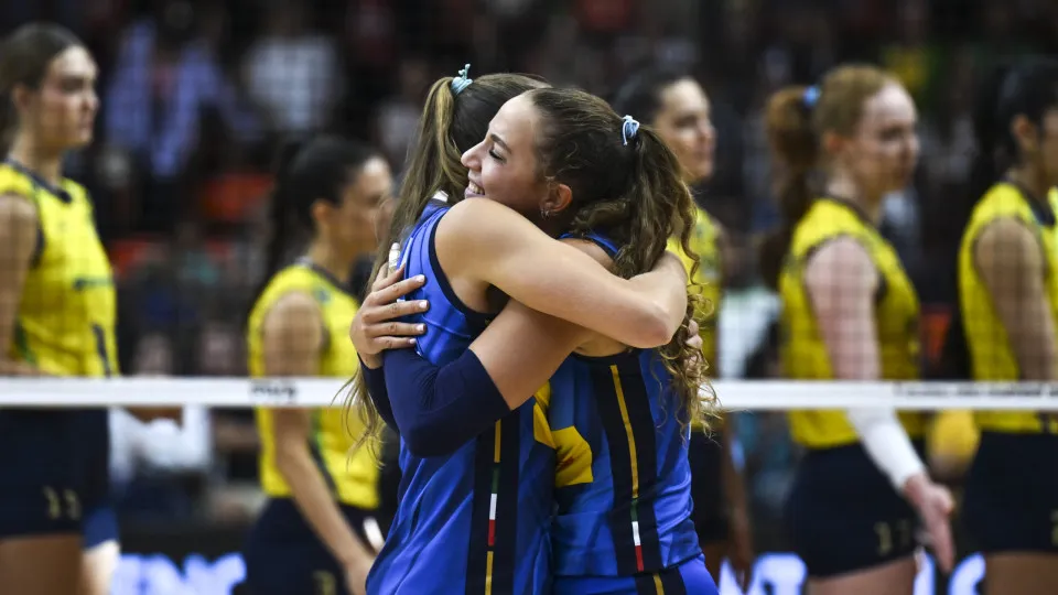 Brasil perde da Itália e vai disputar terceiro lugar no Mundial de vôlei feminino