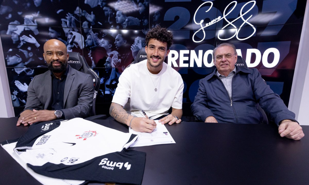Corinthians renova contrato com Gustavo Henrique até 2027