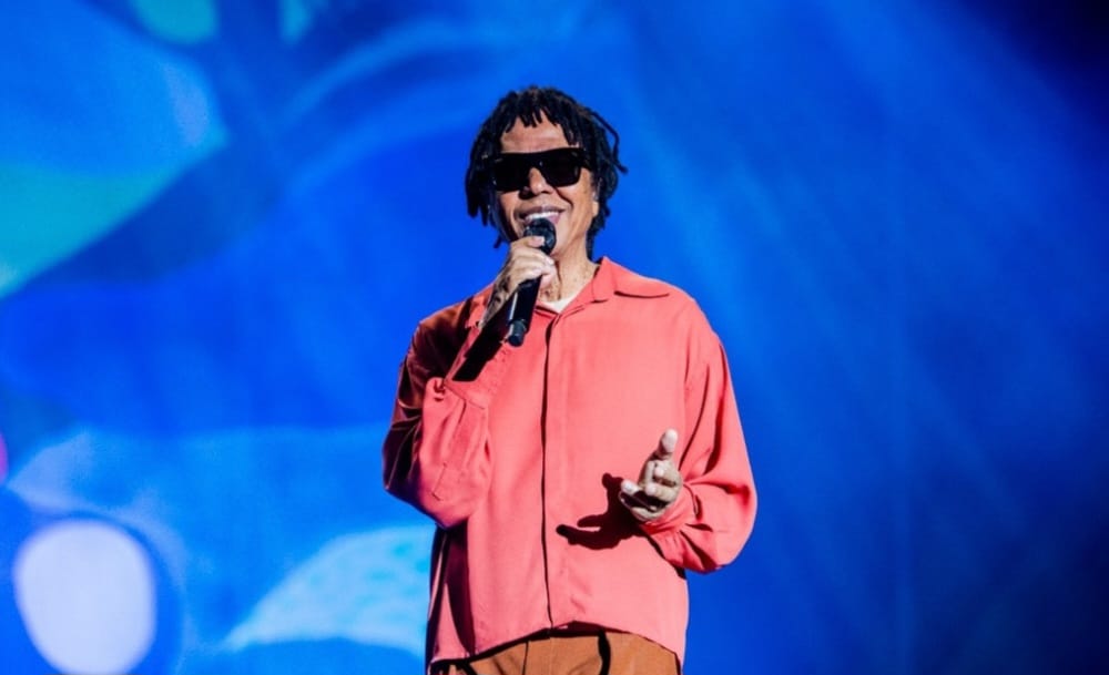 Djavan convida fãs a criarem versões de música de seu próximo álbum