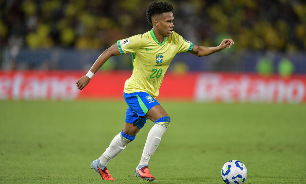 Estêvão se torna mais jovem a marcar pela seleção em jogos oficiais desde Pelé; veja lista