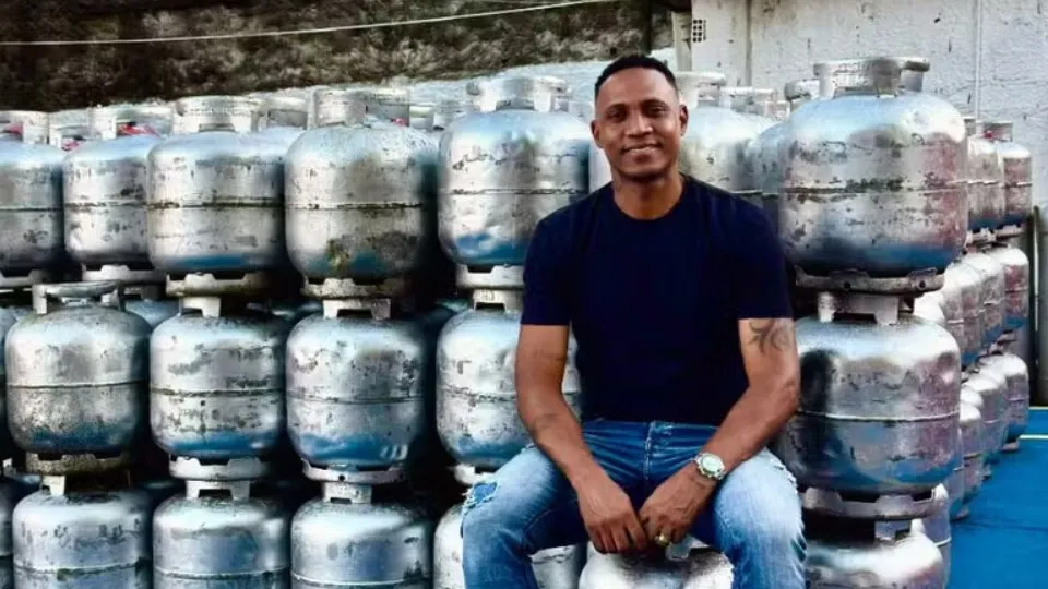 Ex-Corinthians e Sport revela erros na carreira e hoje vende gás