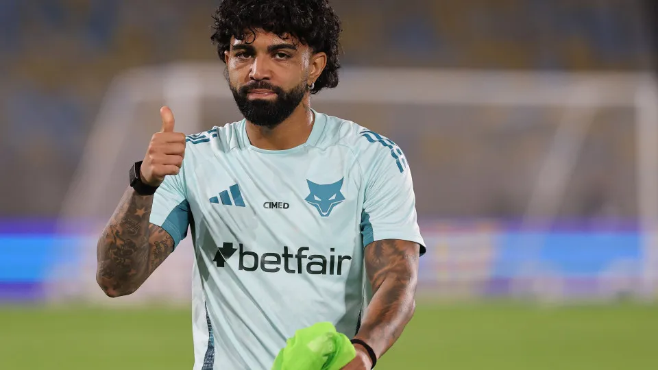 Gabigol desencanta no fim, Cruzeiro bate Bahia e não deixa Flamengo escapar