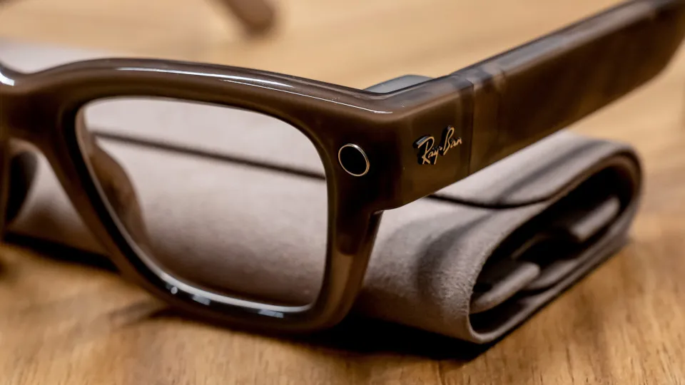 Meta lança óculos inteligentes com tela integrada ao WhatsApp e Instagram