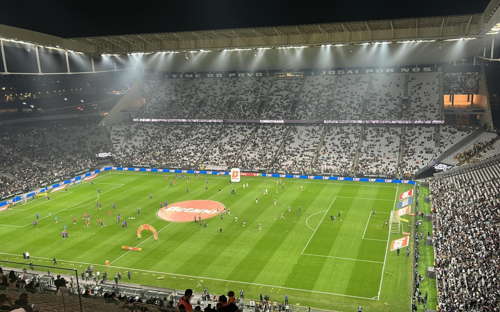 Organizada do Corinthians se revolta com presença de Andrés Sanchez em reunião: ‘Vai conhecer a fúria da Fiel’