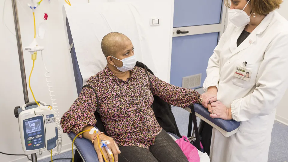 Quando as doenças colidem: Os efeitos surpreendentes da Covid-19 no câncer