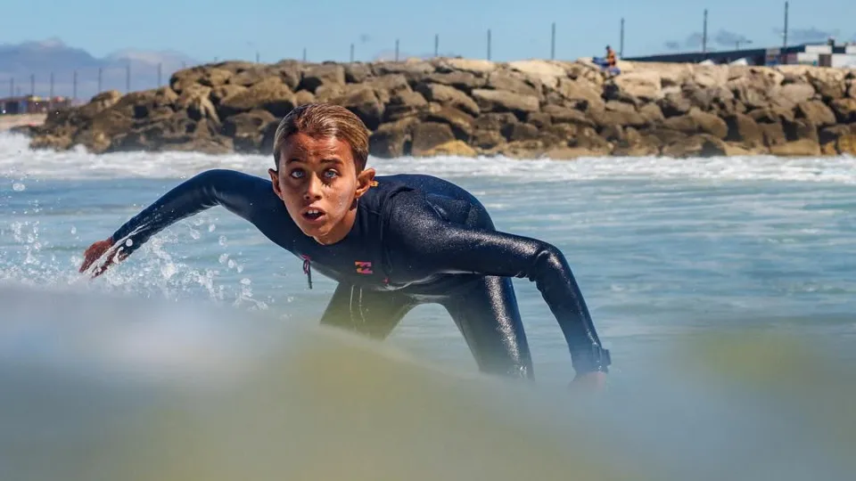 Surfista português Zion Brocchi morre aos 12 anos, vítima de câncer