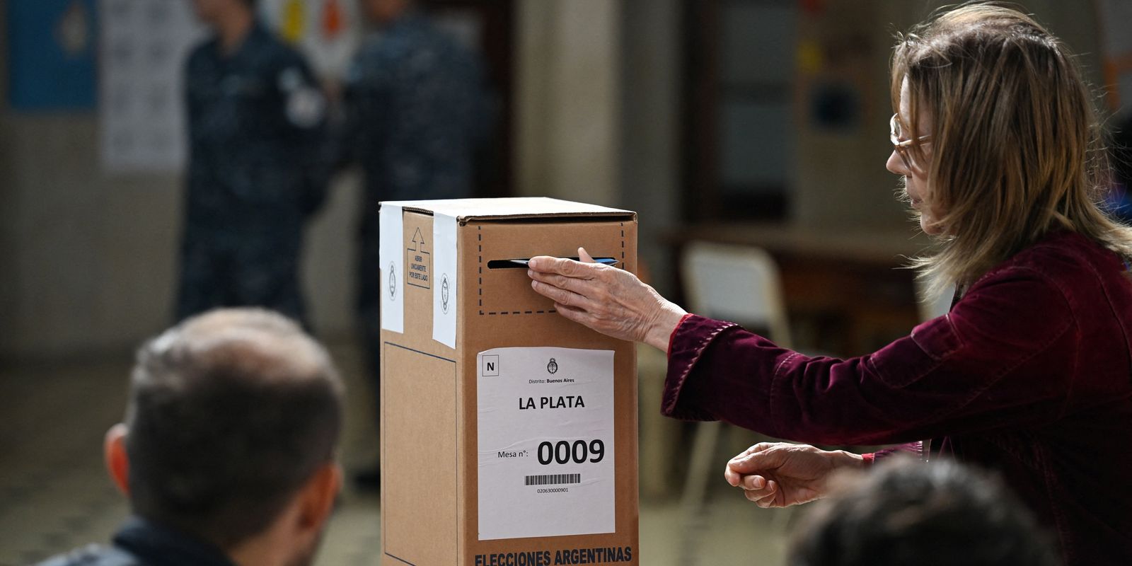 Argentinos vão às urnas para renovar Câmara e Senado