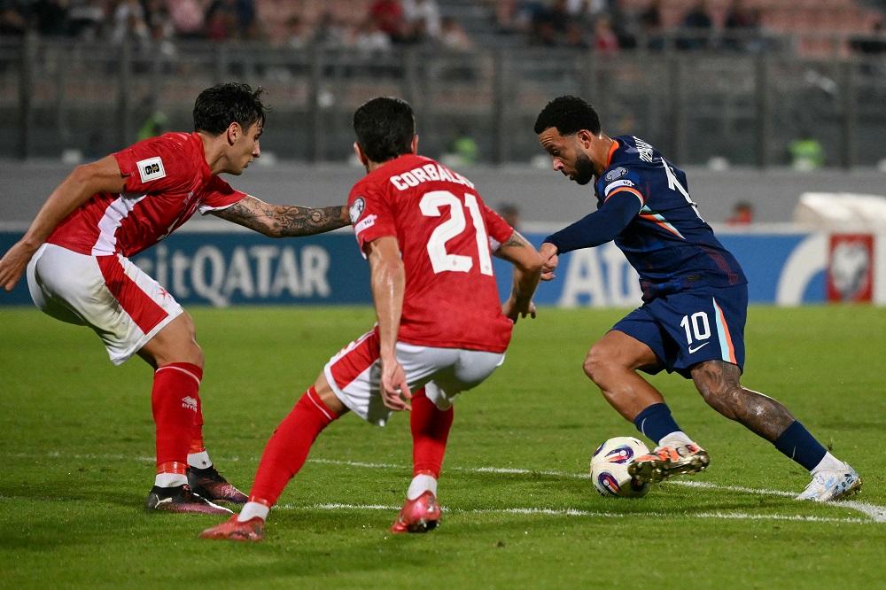 Memphis faz um dos gols na fácil vitória da Holanda sobre Malta nas Eliminatórias da Copa