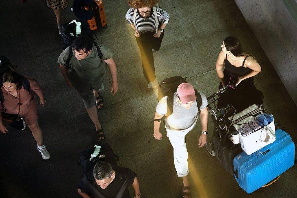 Tradução instantânea por IA pode mudar o turismo global – 20/10/2025 – Turismo