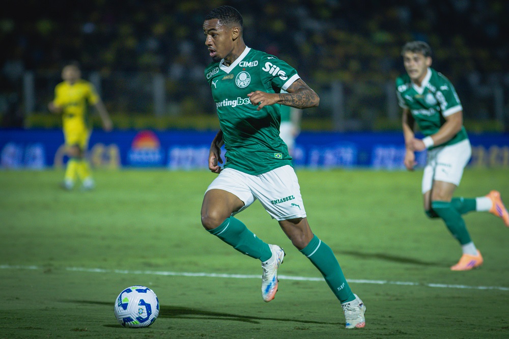 Allan tem punição confirmada pelo STJD e desfalca Palmeiras contra o Santos