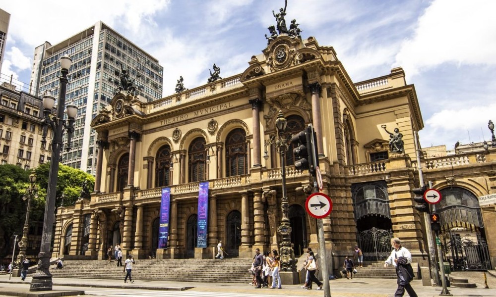 Músicos do Theatro Municipal declaram oposição à atual gestão e acionam Ministério Público