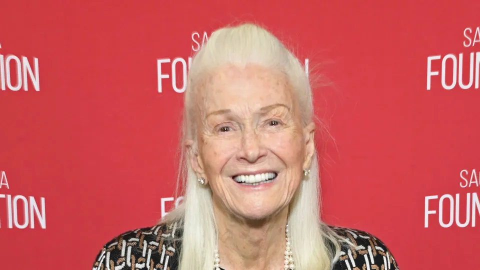 O que é a fibrose pulmonar idiopática, a doença rara da atriz Diane Ladd?