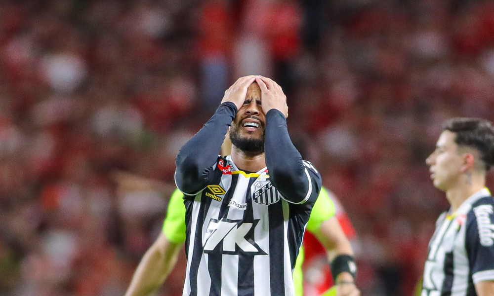 Risco de rebaixamento do Santos sobe para 57% faltando 3 rodadas para o fim do Brasileirão